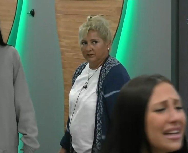 opinandoogh's tweet photo. Andrea dijo que iba a votar a hombres porque quiere que gane una mujer y votó a 2 mujeres que yeguaaa

#GranHermano https://t.co/ERQ5O80kGm