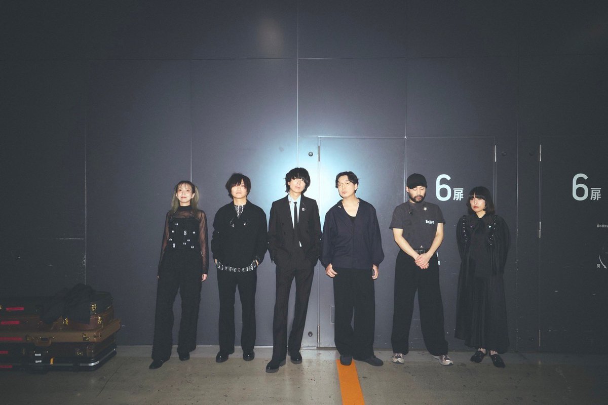 indigolaEnd's tweet photo. 遅れたけど横アリワンマンありがとう！！まだまだやれる！

1、瞳のアドリブ
2、想いきり
3、砂に紛れて
4、名前は片想い
5、悲しくなる前に
6、不思議なまんま
7、夜風とハヤブサ
8、魅せ者
9、見せかけのラブソング
10、チューリップ
11、蒼糸
12、ラムネ
13、忘れて花束
14、夜の恋は
〜小MC〜
15、冬夜のマジック
〜大スベリした1言MC〜
16、X day 
17、夜明けの街でサヨナラを
18、実験前
〜Aメロがあって云々かんぬんMC〜
19、ABCDC
20、夏夜のマジック
〜軽いMC〜
21、スウェル
en.
ダビングシーン
盲目だった
ナハト(新曲)
