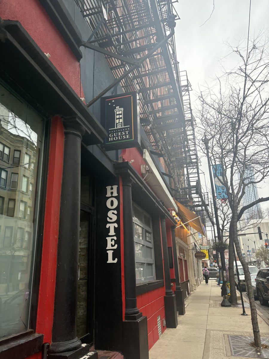 taeyaborek31's tweet photo. Over the past few months, #Chicago has closed many of its migrant shelters including the Parthenon Hostel at 310 S Halsted St: 

#uicdigital https://t.co/QJIb1LPk3J