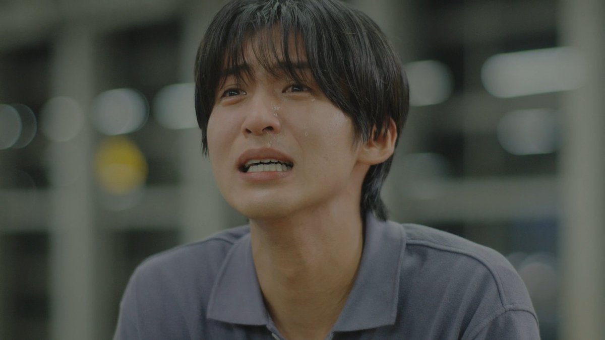 teeyaaaam's tweet photo. an actor, four roles https://t.co/5kLl3NI15H