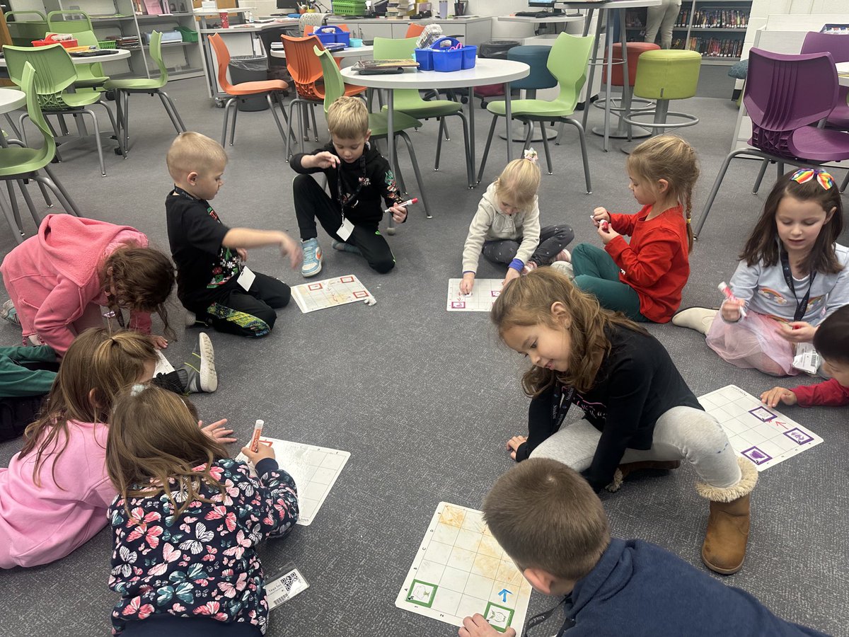 Look at these hard-working kindergarten coders! ⁦<a href="/SAkinderPolich/">Karyn Polich</a>⁩