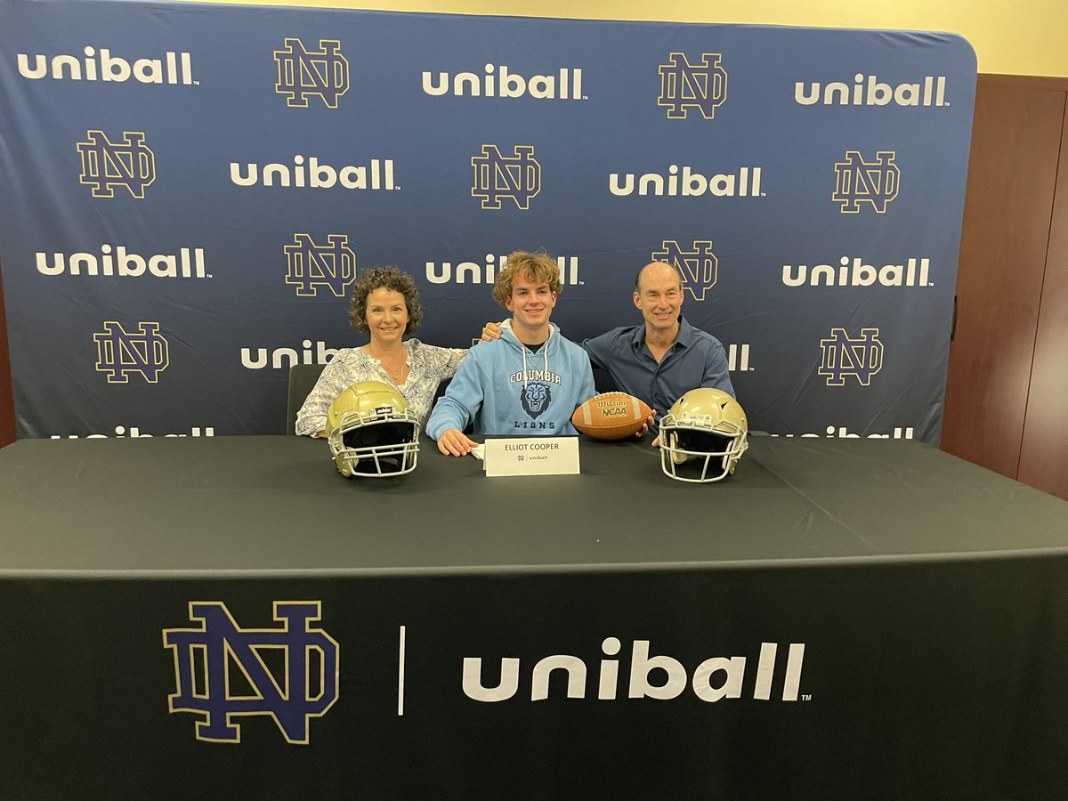 elliotvcooper's tweet photo. Put it on paper!! We’re locked in!
@CULionsFB 
LA ➡️NY 
4DC https://t.co/rlPzsCubt7
