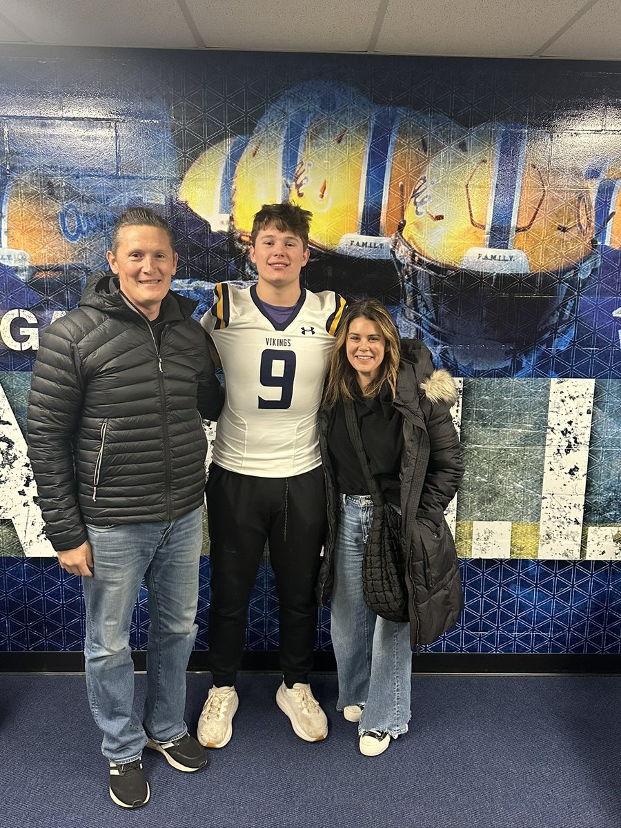 Thank you <a href="/Coach19Bell/">Stephen Bell</a> and <a href="/AugieILfootball/">Augustana Football</a> for an amazing official visit, I had an amazing time and enjoyed learning more about your program!
