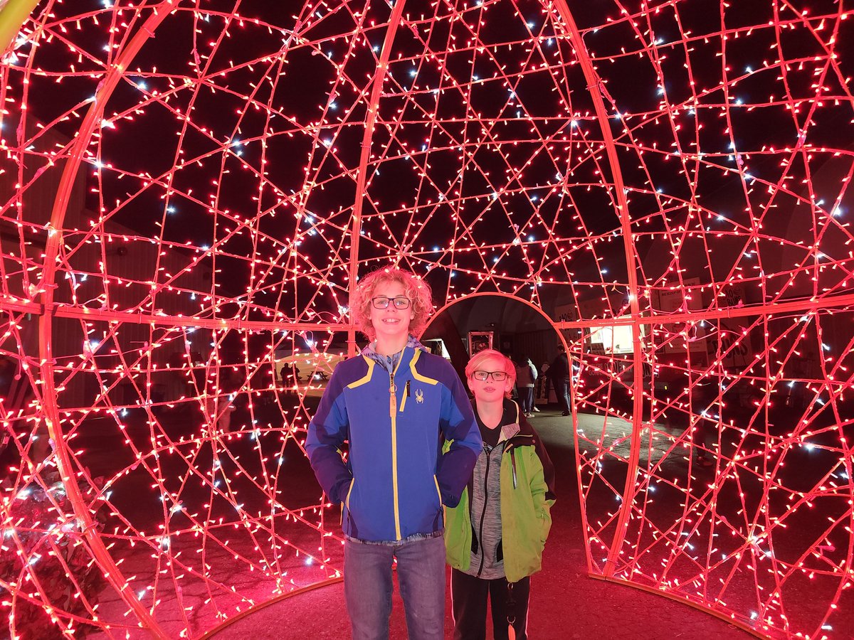 AldergroveStar's tweet photo. Thunderbird Show Park in #Langley is hosting its soft opening tonight of its Christmas in the Country event. Opens tomorrow Dec. 5 until 29th. https://t.co/NmOw7gKx8f