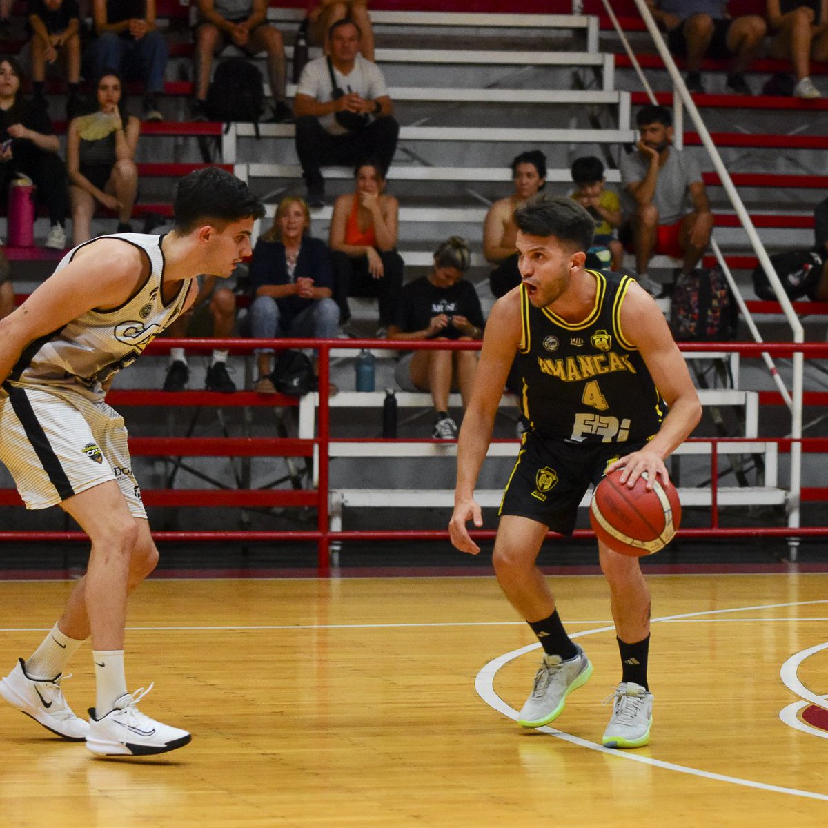 🏀 <a href="/Amancay_oficial/">Club Amancay</a> apretó el acelerador a partir del segundo cuarto y logró una sólida victoria sobre <a href="/MontmartreOk/">Club Atlético Montmartre</a> por 81-68

📊 C. Echevarría (A): 13 puntos y 9 rebotes
📊 T. Pereyra (M): 14 puntos y 7 rebotes

🖇️ estadisticascabb.gesdeportiva.es/partido/_DR8a-…