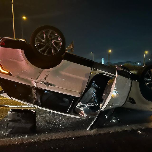 lunamupdates's tweet photo. 🚨 | Luna Müller sofreu um acidente de carro nesta quarta-feira (4) e nenhuma atualização sobre o ocorrido, apenas que ela está sendo cuidada pelos médicos do Hospital Bellevue. https://t.co/KFcjr7BSGr