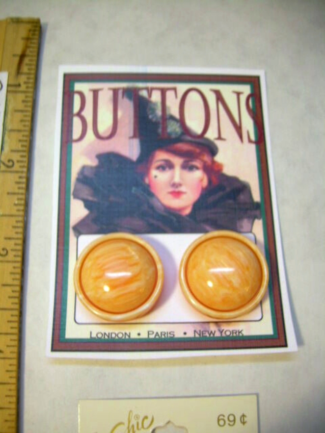 max_rainet's tweet photo. 10 Vintage Shades of Orange + Pink Pearl Tone Coat BUTTONS Le Chic ART CARDS https://t.co/Fg8qe4QXiA 
   
Wonderful buttons left over from my retail shop.  #buttons  #makers #crafters #sewing #notions  #makestuff
Please stop by! https://t.co/LW6YOqvDyg