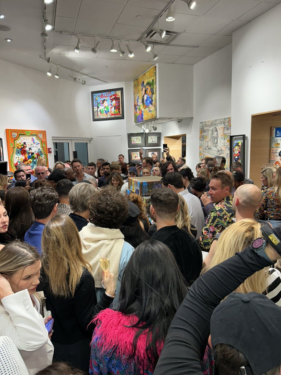 FouquetNicola1's tweet photo. Art Basel week in Miami, @alecmonopoly live and expo in the @EDENGALLERY_ thanks for it!
Awesome 💕
#ArtBasel2024 #bitbasel #edengallery #MiamiArtWeek #bitcoin100k https://t.co/1TwGqPMZc5