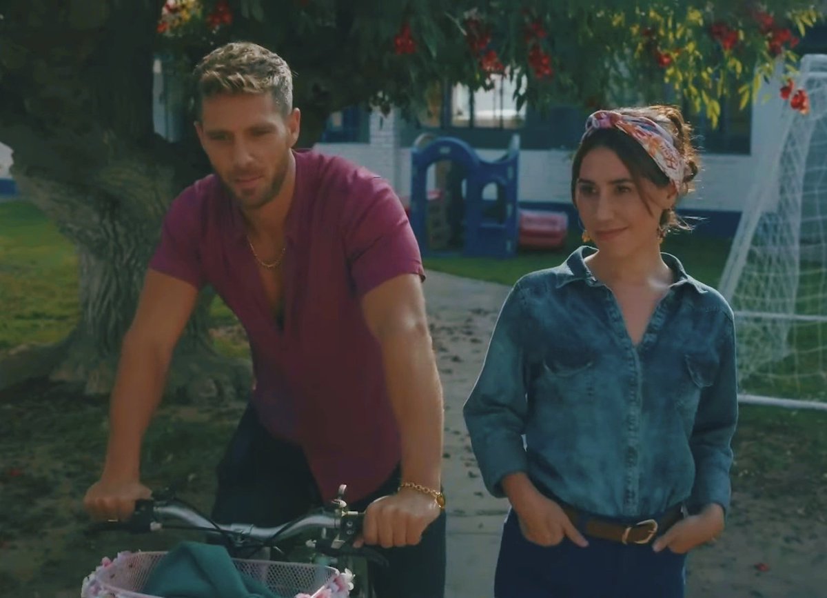 FcoPattyBarreto's tweet photo. ¿Sentiste el deja vu?...🥺
Julicho y la bicicleta en el universo de #NinaDeAzúcar https://t.co/sFGfaBYOHE