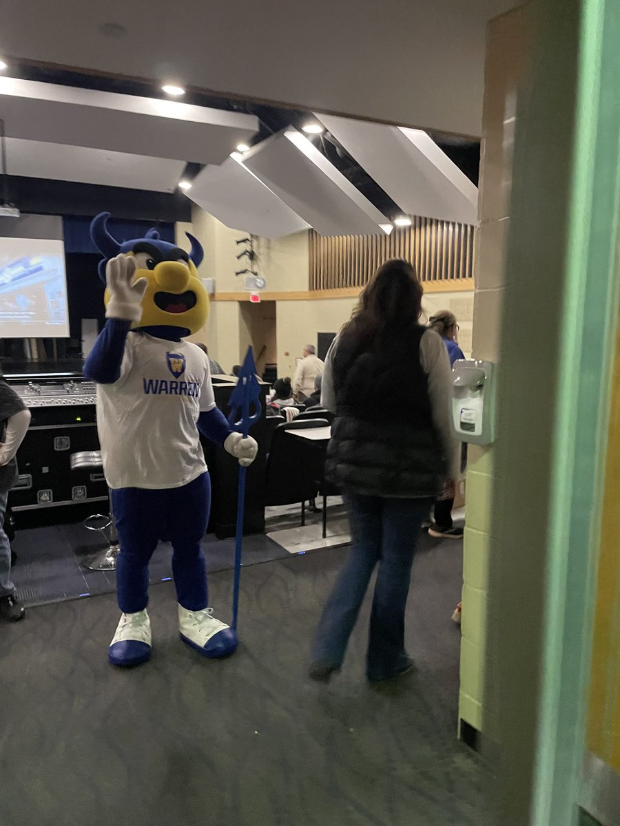 mbertolaD121's tweet photo. Thank you to all incoming students & families that joined us last night & tonight for our Class of 2029 course selection night! We hope you feel welcomed and received good information on our course offerings. #WeAreWarren #FutureBlueDevils #ClassOf2029 https://t.co/6QTrnLzCNe