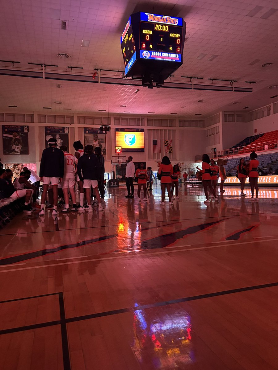 Elicroskey_'s tweet photo. Beyond Grateful to get invited an invite to the most recent Morgan State Game. Thank you Coach Broadus and Coach Coutreyer for the invite and conversation !! #agtg https://t.co/enSCBOGtMi