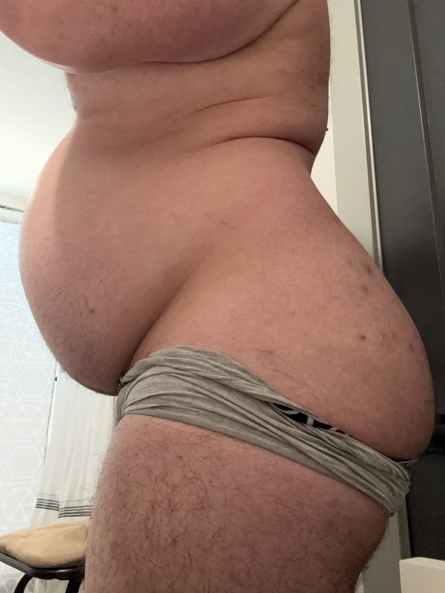 Fuck this bulk is making me fat sucking down this mass gainer 😮‍💨
onlyfans.com/1415334793/bee…