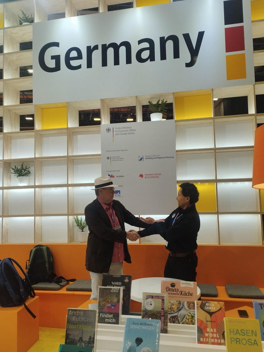 mvblatam's tweet image. ¡Educación sin Fronteras!

📚💡 Metabooks México + Caramount = conocimiento al alcance de todos.

Llevamos los mejores catálogos académicos del mundo directo al corazón de México.

👏 Gracias a #Catamount por ser parte esencial de este logro.

#MVB #Metabooks #FILGuadalajara