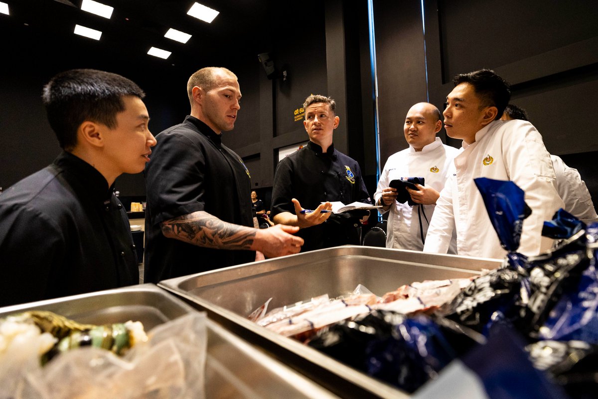 hqjoc's tweet photo. Hope you are hungry 😋
Food builds people-to-people connections during the final country visit for #IPE24 🇦🇺🇸🇬
Read the full story: https://t.co/Ywr0IukoAa https://t.co/yR54CUyeaO