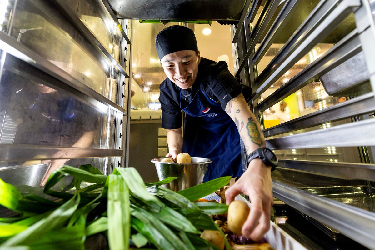 hqjoc's tweet photo. Hope you are hungry 😋
Food builds people-to-people connections during the final country visit for #IPE24 🇦🇺🇸🇬
Read the full story: https://t.co/Ywr0IukoAa https://t.co/yR54CUyeaO