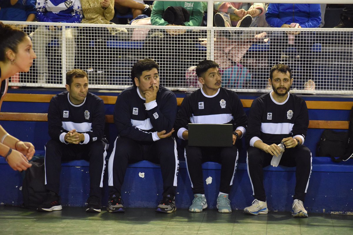 voleycge's tweet photo. como empezó 🙄
como terminó 😎 https://t.co/EgqCfSFvFi