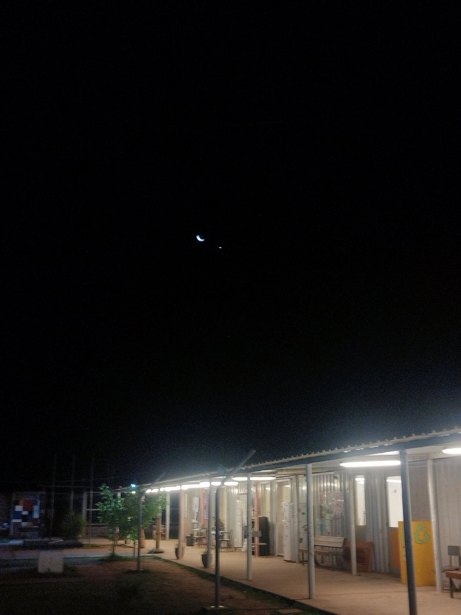 _WiNeNoT_'s tweet photo. 🌘⭐ https://t.co/HF5xLT1M03