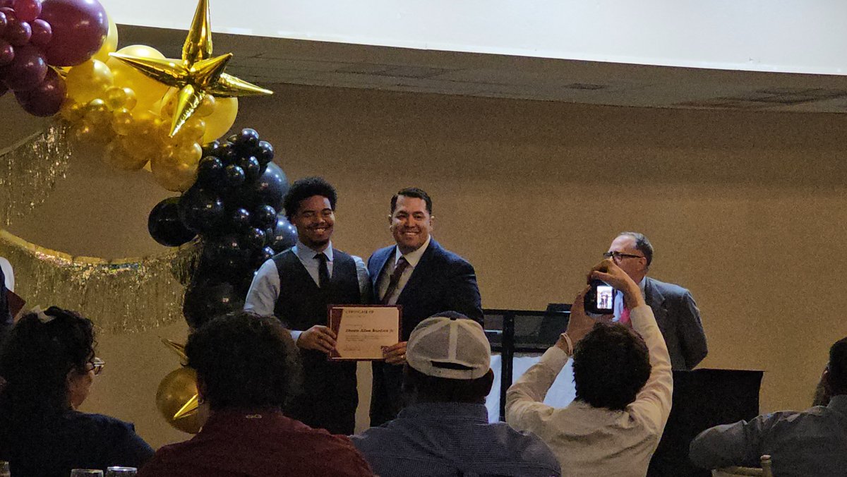ShawnBurdickJr's tweet photo. Had a amazing night this evening at the football banquet. Got reconition I was not expecting.  Thank you for a great 4 yrs of football. https://t.co/B1Jz67pJta