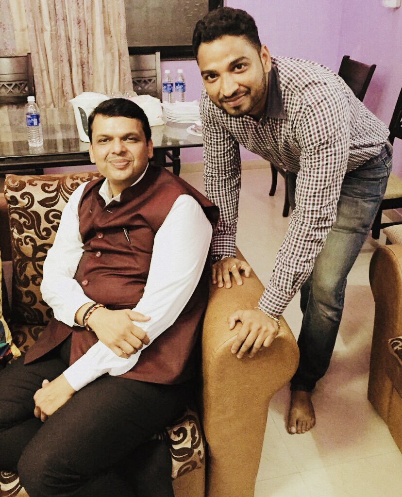 VandeGovind's tweet photo. The men made promise and took a oath to come back as Maharashtra CM 5yrs back and he did it in great style and dedication Congratulations @Dev_Fadnavis https://t.co/qOnqAWIi4z
