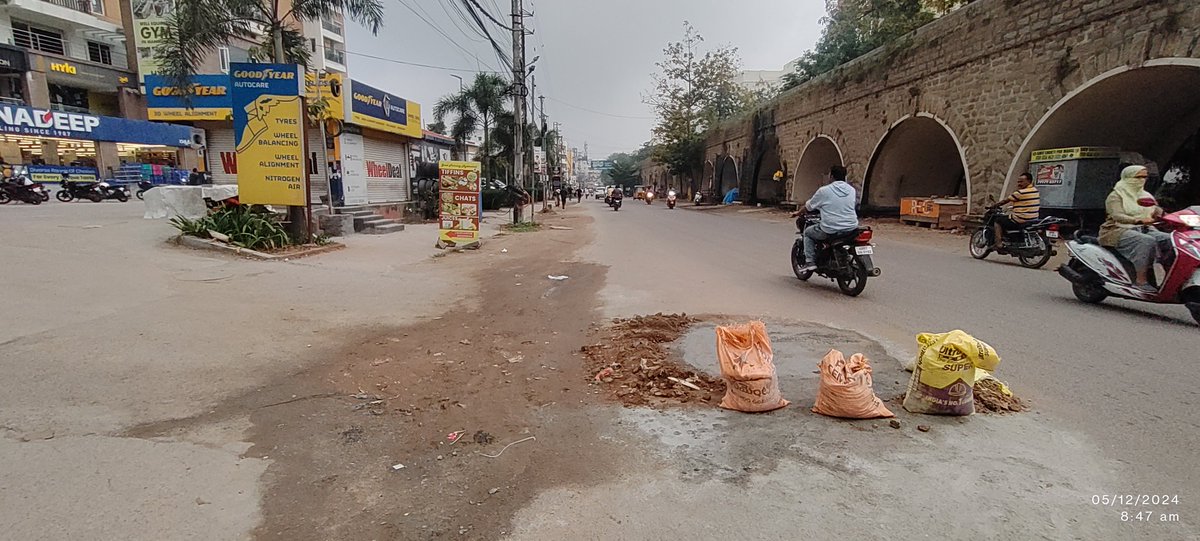 Thank you <a href="/ManikondaMc/">MC Manikonda</a> <a href="/EEmanikonda/">EE</a> for filliing the pothhole on manikonda pipeline road.👏👏🙏💐💐
pls request to also address potholes &amp; mud at south india bank &amp; andhra bank junction.
<a href="/cdmatelangana/">C&DMA</a>