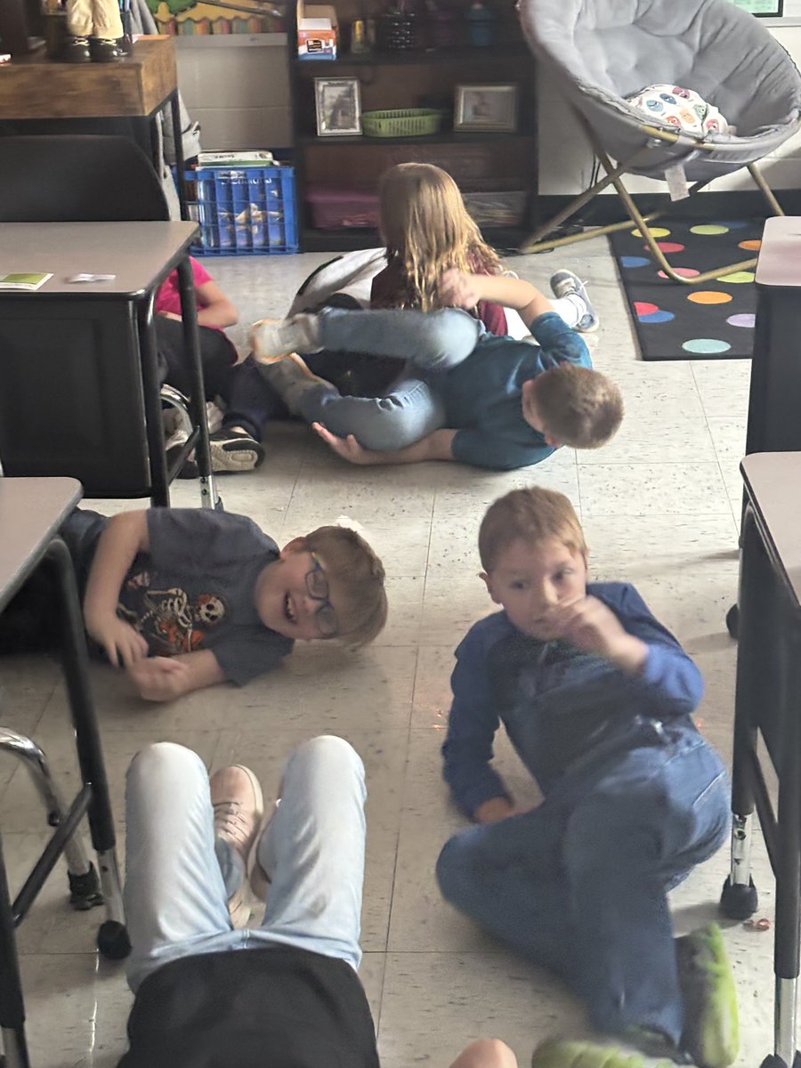 Mrs. Edwards tweet media