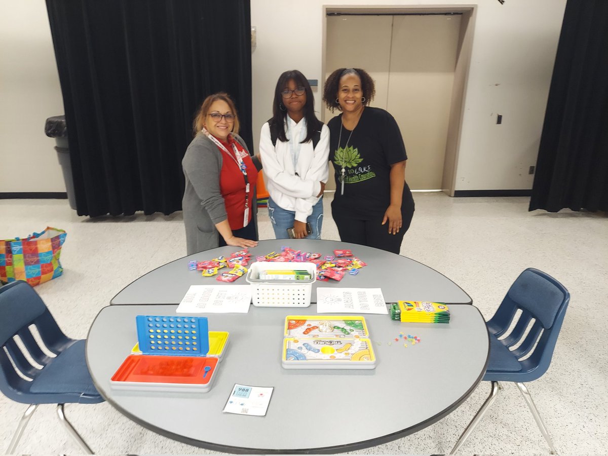 ElsikNGCRams's tweet photo. Thank you Mrs. Campbell and Ms. Amador, our Mental Health Liasions, for supporting "Caring for ENGC".  Activities included guiding students to connect with their emotions, feelings, and other students. We are Mighty @ElsikNGCRams ! 🐏💙🐏🤍 @AliefCounseling @PrincipalAleem https://t.co/hp7OBVP3hb