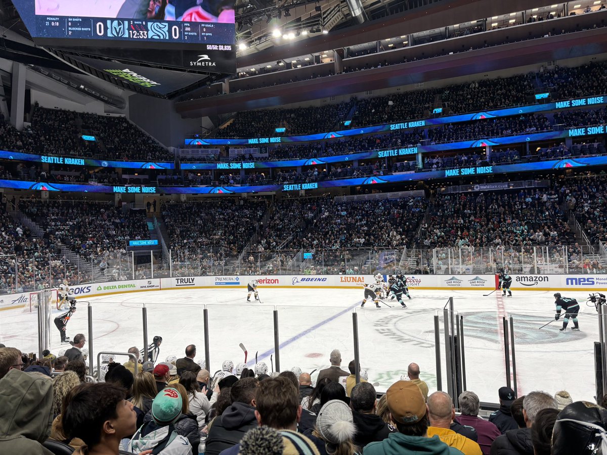Leasha0x's tweet photo. VGK @ Kraken

#VegasBorn 

Go Knights Go! https://t.co/sM8eCVPDBE