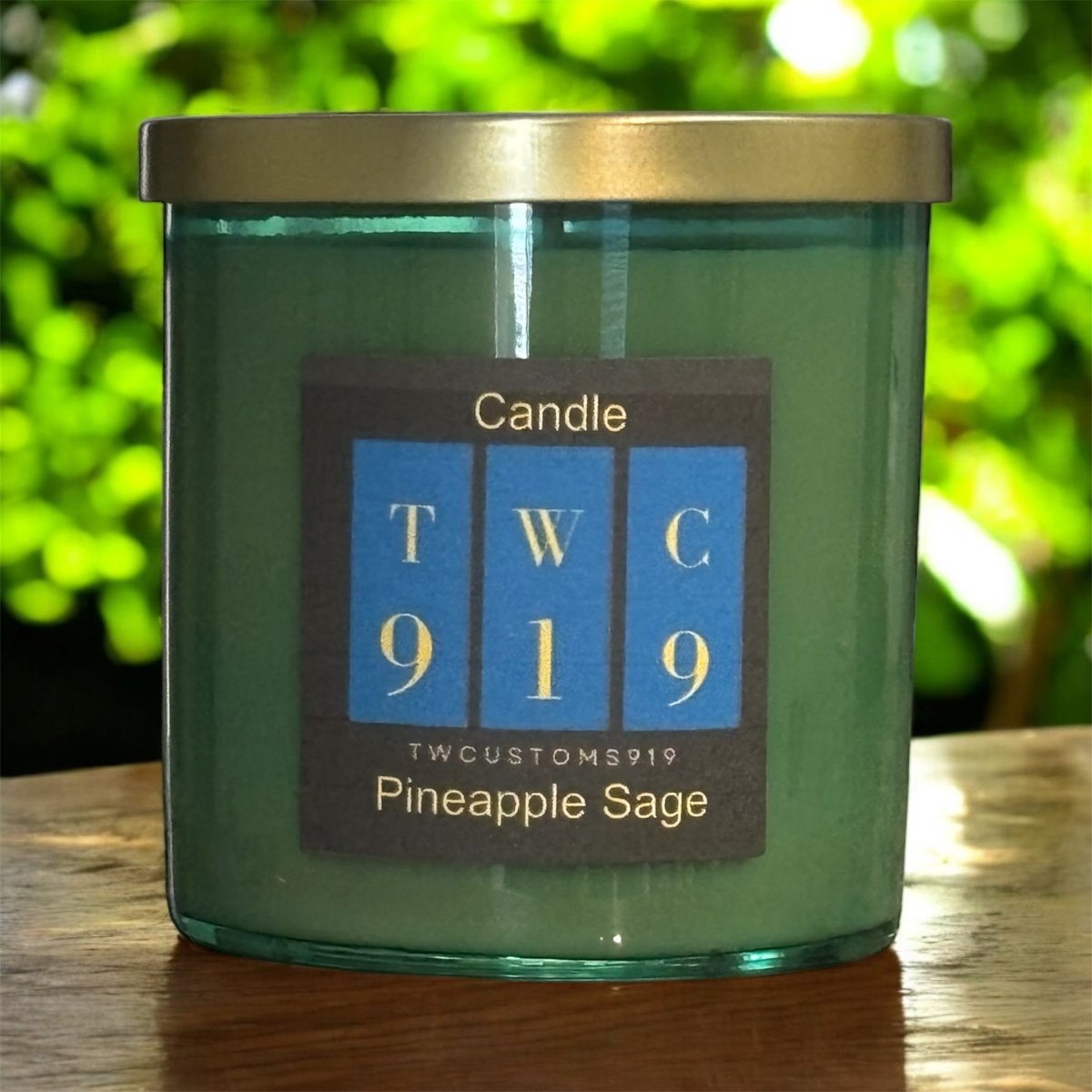 TWC919's tweet photo. This candle feels uplifting and grounding, perfect for creating a fresh, calming environment. It would work well in spaces where you want to feel revitalized but relaxed, like reading a book or a cozy corner for unwinding. https://t.co/MfayrOaOQw #PineappleSage #TWC919 https://t.co/J1krSDdj5Q
