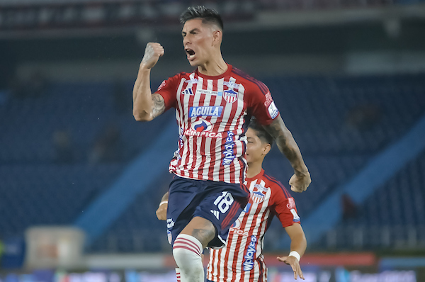 titopuccettic's tweet photo. A @JuniorClubSA tienes que matarlo, capítulo mil 

📸 Foto archivo @Vizzorimage https://t.co/VWWCnEccuW