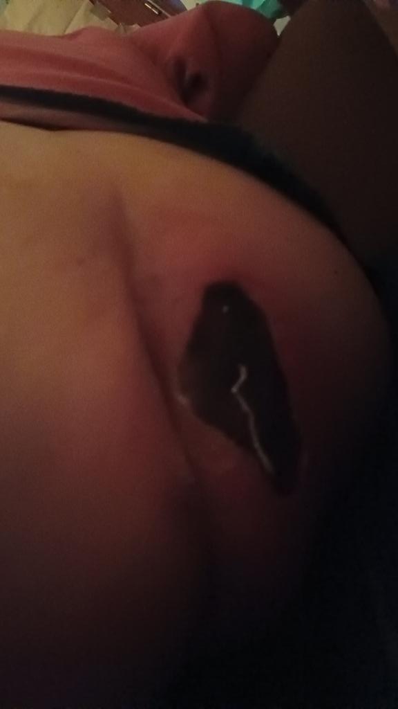 Wneo8's tweet photo. Mi madre María Cruz García Mardones tiene escara en el culo.
No tengo para curarla ni agua oxigenada,ni pañales,ni gasas ...
Mi padre genaro Álvarez Calvo me mete miedo no llames al médico,no tomes pastillas,no te pinches Clexane,no escribas tu vida en papel... 😨 https://t.co/NzQkb2RdmJ