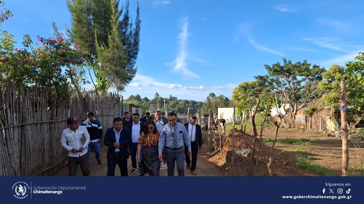 Gobernadora Dra. María Del Tráncito Calan Hernández Gobernadora Departamental de Chimaltenango acompañada del Director de CODEDE, Licenciado Geu López realizaròn visita al proyecto denominado Sistema de Alcantarillado Sanitario  ubicado Sector El Puente Caserio Paraxaj Parramos