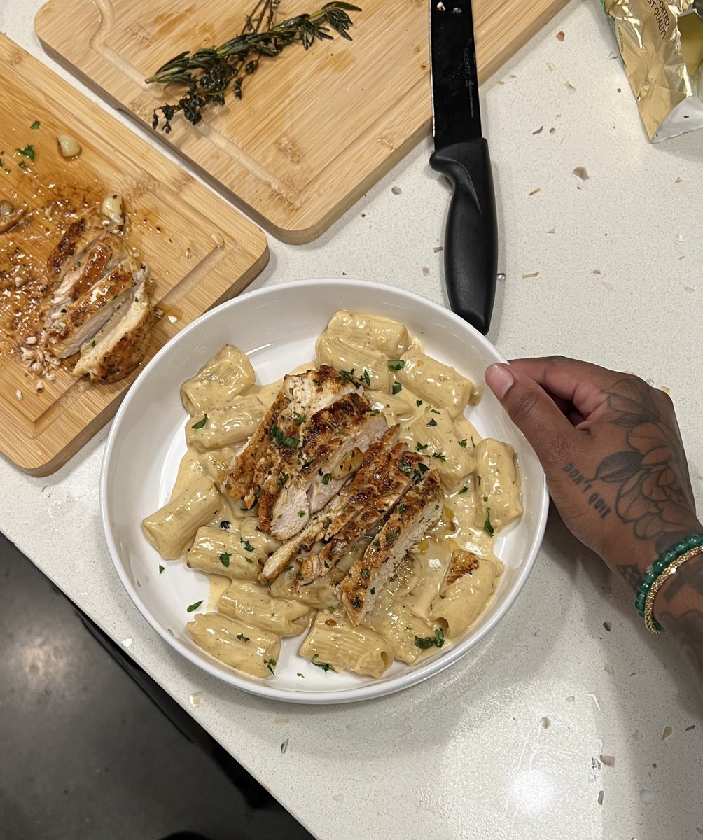 domjulio__'s tweet image. Chicken Alfredo 🍽️