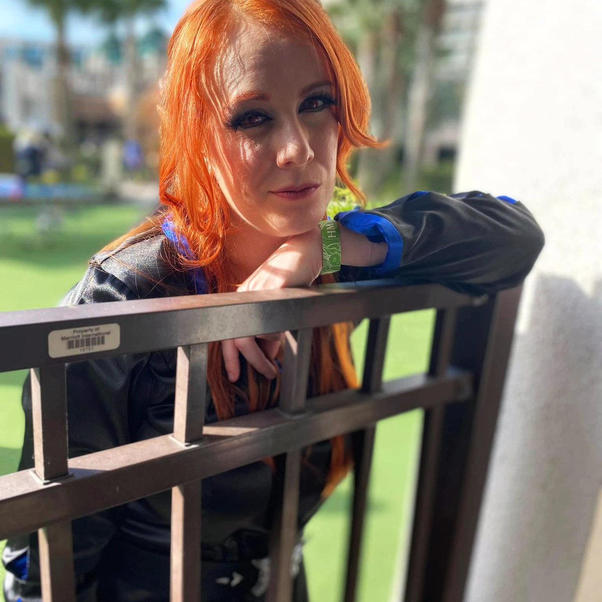 polychromaticos's tweet photo. "It's simple. There are rules. I give you something, you give me something".
--
Photo by @shortcake_bunn
Dress pattern: MadeWithMaridah
Accessories: fdcosplaystudio
#lenore #lenorecosplay #castlevania #castlevania #cosplay #vampire https://t.co/pJcSmMVBYV
