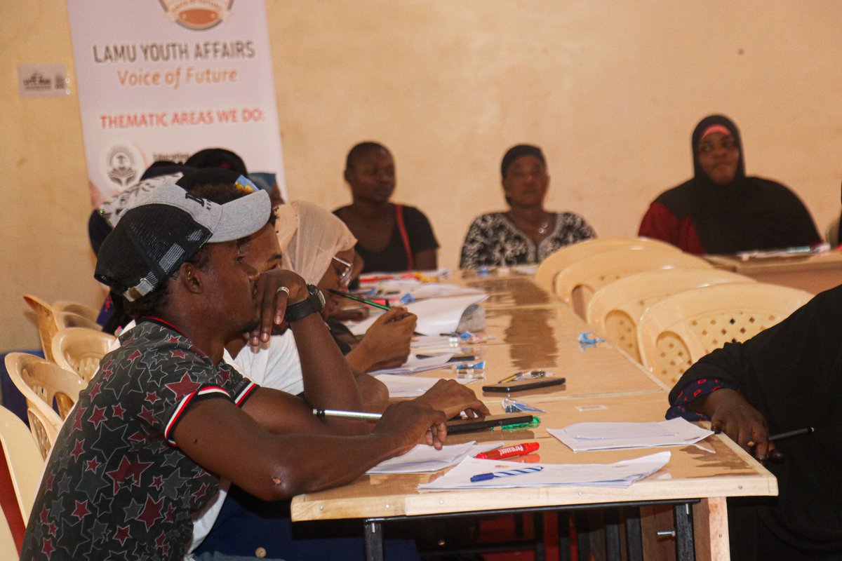 LamuAffairs's tweet image. Day 1 of the BlueBiz Program is a wrap! Module 0 set the stage with an introduction to TechnoServe and BlueBiz Program and our mission to empower Lamu communities through the blue economy

This is just the beginning. 

#BlueBizLamu #TrainingForChange