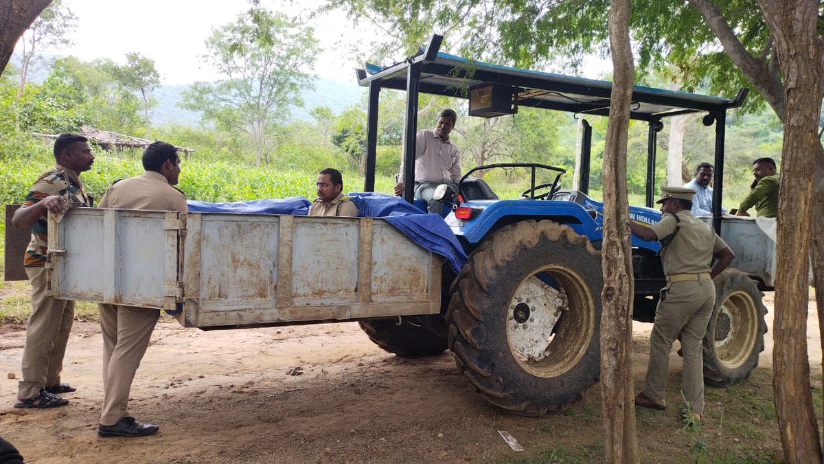 Eco development officer Mr.Anbu, DCF, KMTR interacted with the Tribal Community of Erimalai village on Dec 04 in Dharmapuri Division. As part of Project Aaram,the Eastern Ghats Tribal Livelihoods &amp; Biodiversity conservation program of TBGPCCR in 155 Tribal villages #TNforest