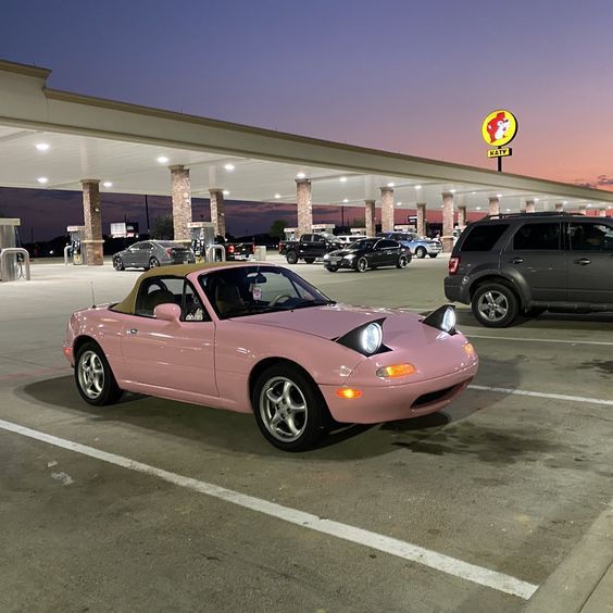 fraiselette's tweet photo. What about
Arcee being a super cute pink Miata https://t.co/pR1MWlelaJ