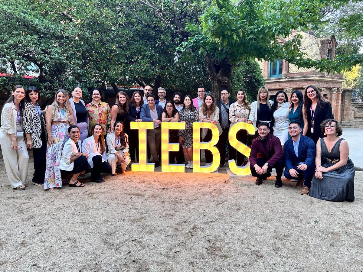 iebschool's tweet photo. 🔝 ¡Lo hemos vuelto a hacer! IEBS Biztech School entre las escuelas más galardonadas del ranking de los mejores másteres online. 🎓💡
Conoce los programas destacados y nuestra apuesta por la innovación.
📲 https://t.co/cAGi6qBhht
#EdTech #MastersOnline #EducaciónDigital https://t.co/qDh6k32iv8