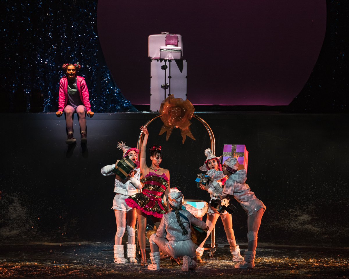 eri_chikusa's tweet photo. 2nd year w Twas The Night Before by Cirque du Soleil 🌞 we are open in Atlanta till 12/15, and Charlotte NC from 12/20-1/4/25!! 

今年もシルクドソレイユのTwasでツアー周っています！毎年レベルアップしてるこのショーに大好きなキャストと周れることに感謝です！お近くの方は是非！ https://t.co/76WKHKlBvx