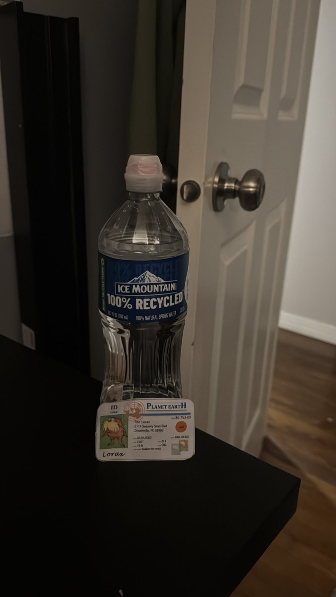 GabeBarnard1's tweet photo. Today I drank out of a 100% recycled purified water bottle. The water was properly filtered through a system and as a result harmful chemicals were removed from the water. The clean filtrated water is then safe for people to drink. @franklinlorax #apeswater https://t.co/zVLooBy86d