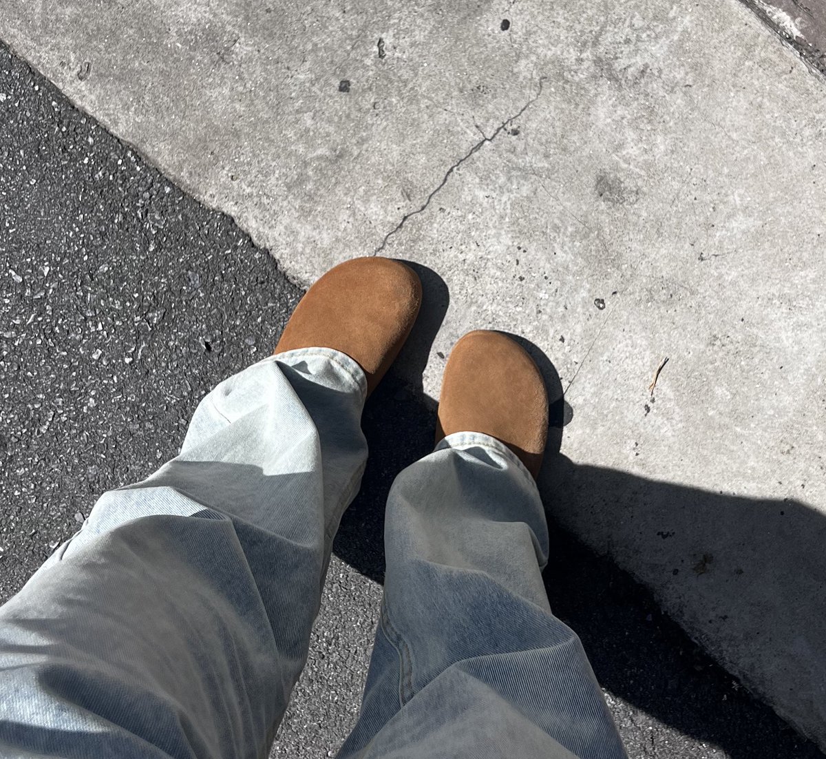 nchdaq's tweet image. เชียร์รองเท้าสีน้ำตาลโทนนี้ เหมาะกับช่วงสิ้นปี คริสต์มาสมากกกก ㅜㅡㅜ วันนี้เลยจะมา haul คู่ที่มี + แปะ wishlist คู่ที่ชอบ winter item สุดๆ🧸🍪🎄