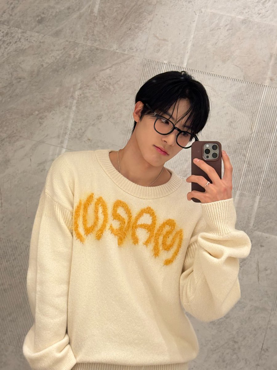 deobimom's tweet photo. #ERIC #에릭 sent these photos ♡ https://t.co/tTEqslqwUT
