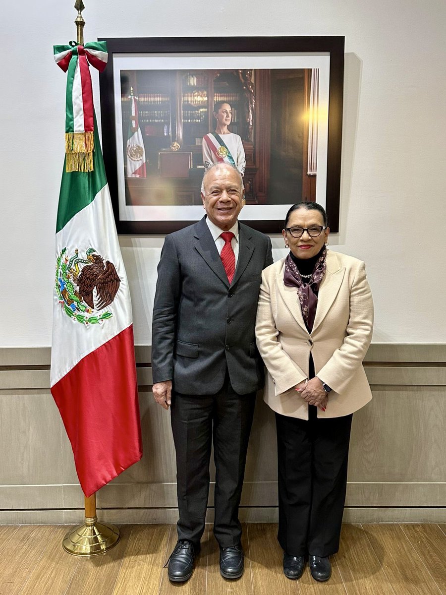 Me reuní con la secretaria de Gobernación, <a href="/rosaicela_/">Rosa Icela Rodríguez Velázquez</a>, para abordar la agenda que desde el PT impulsamos para seguir avanzando en la construcción del segundo piso de la 4T. El diálogo interinstitucional siempre será primordial para garantizar el bienestar del pueblo mexicano.