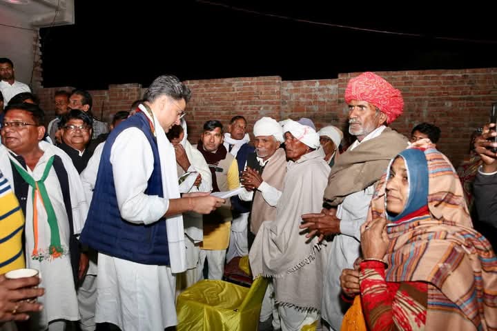 चौपाल और चर्चा…
कल देर शाम ग्राम चिमनपुरा, ग्रा. प. बम्बोर 
<a href="/SachinPilot/">Sachin Pilot</a>
📍टोंक
