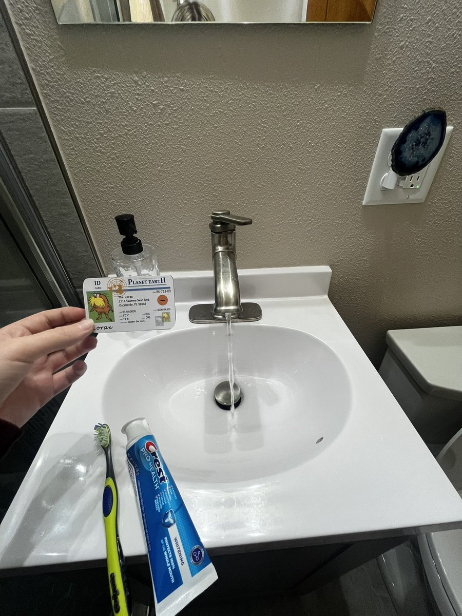 KelseyRyan6134's tweet photo. I live in Milwaukee so I get my water from Lake Michigan. Before it comes out of my faucet it goes through a multi-step treatment process. I make sure to turn my faucet off while i’m brushing my teeth so I don’t waste water. #apeswater @franklinlorax https://t.co/SiyZmFjAKS