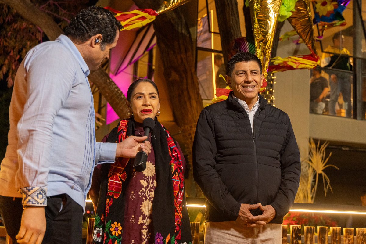 Salomón Jara Cruz (@salomonj) on Twitter photo El Parque Primavera Oaxaqueña (<a href="/parqueprimoax/">Parque Primavera Oaxaqueña</a>) se llenó de color con el inicio del #FestivalNavideño, iluminando esta noche con luces brillantes y decoraciones festivas. Este festival ha sido un verdadero regalo para nuestra comunidad, trayendo alegría y unidad en esta temporada El Parque Primavera Oaxaqueña (<a href="/parqueprimoax/">Parque Primavera Oaxaqueña</a>) se llenó de color con el inicio del #FestivalNavideño, iluminando esta noche con luces brillantes y decoraciones festivas. Este festival ha sido un verdadero regalo para nuestra comunidad, trayendo alegría y unidad en esta temporada