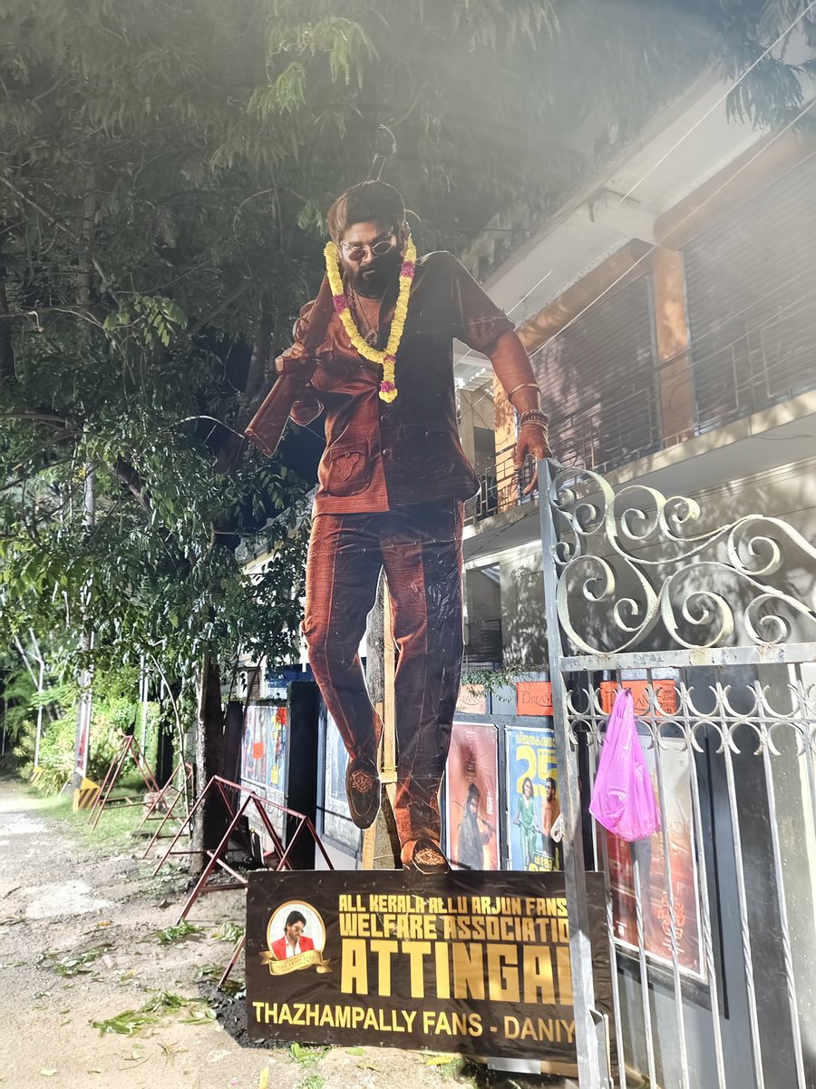 AFWATvmDC's tweet photo. Allu Arjun Fans Tvm 🔥

@alluarjun #Pushpa2TheRule https://t.co/1OdJkcx1Zq