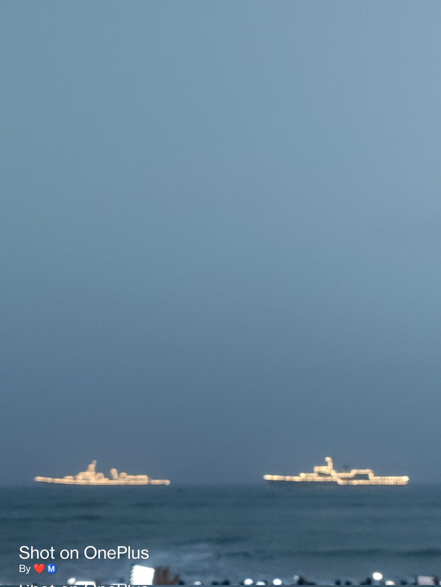 omprakashkld's tweet photo. #ନୌସେନା #NavyDay2024 ଦିବସ ରେ ଜଳପଥରେ ନୌବୀରଙ୍କ କୌଶଳ। ଆକାଶରେ ତ୍ରିରଙ୍ଗାର ଜୟ ଜୟକାର। ପୁରୀ ଉପକୂଳରେ ମେରାଇନ୍ କମାଣ୍ଡୋଙ୍କ ଚିତ୍ତାକର୍ଷକ ପ୍ରଦର୍ଶନ।ଅଦ୍ଭୁତ, ଅଦ୍ବିତୀୟ, ଦୁଃସାହସିକ, ରୋମାଞ୍ଚକର  ବେଳାଭୂମିରେ ଯୁଦ୍ଧଭୂମିର ଚିତ୍ର। https://t.co/7Du8kJmJ5x