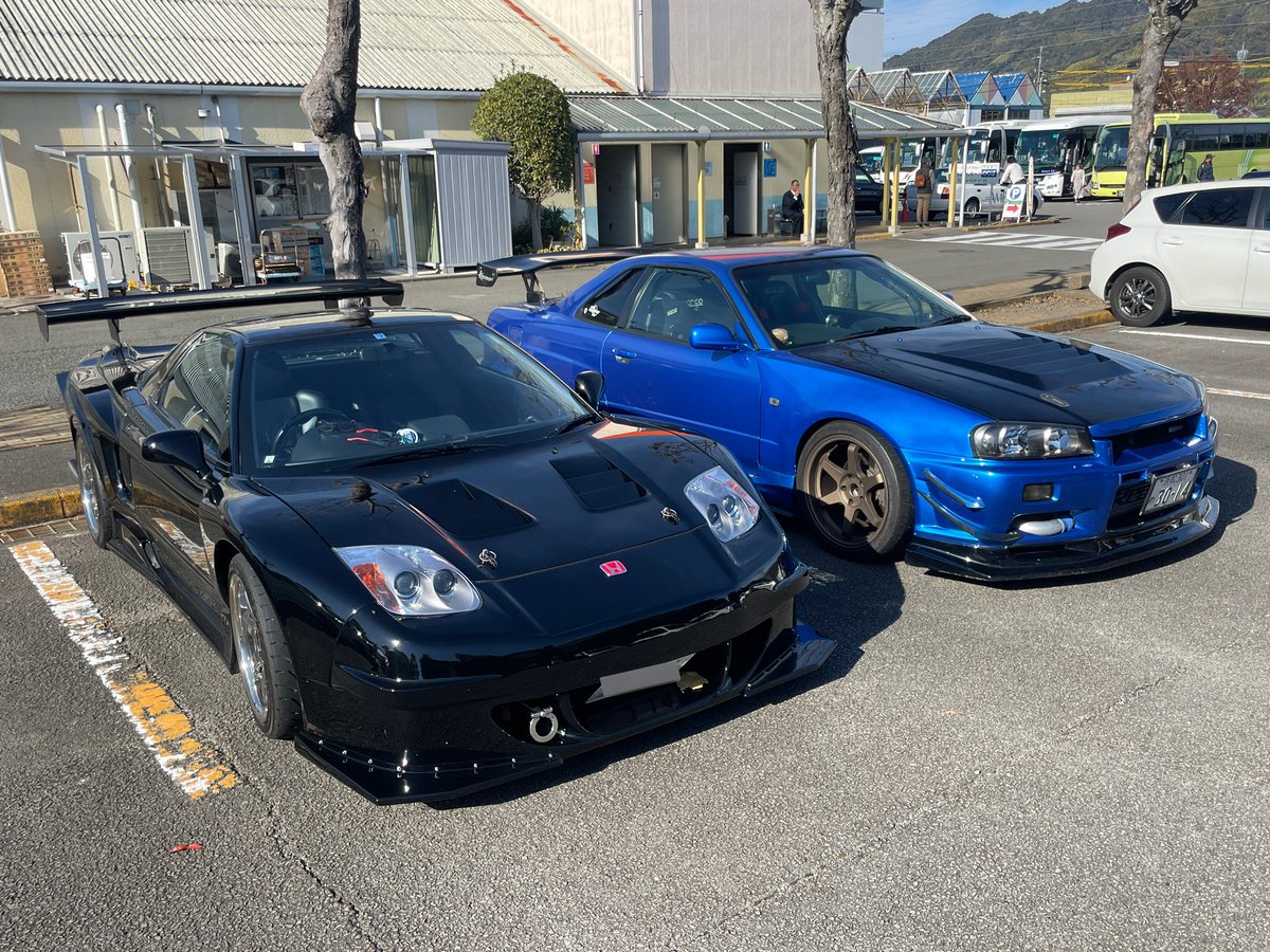 0428silver's tweet photo. さかなセンターで横にどやばいの並んでた https://t.co/bc9bLhp2QU