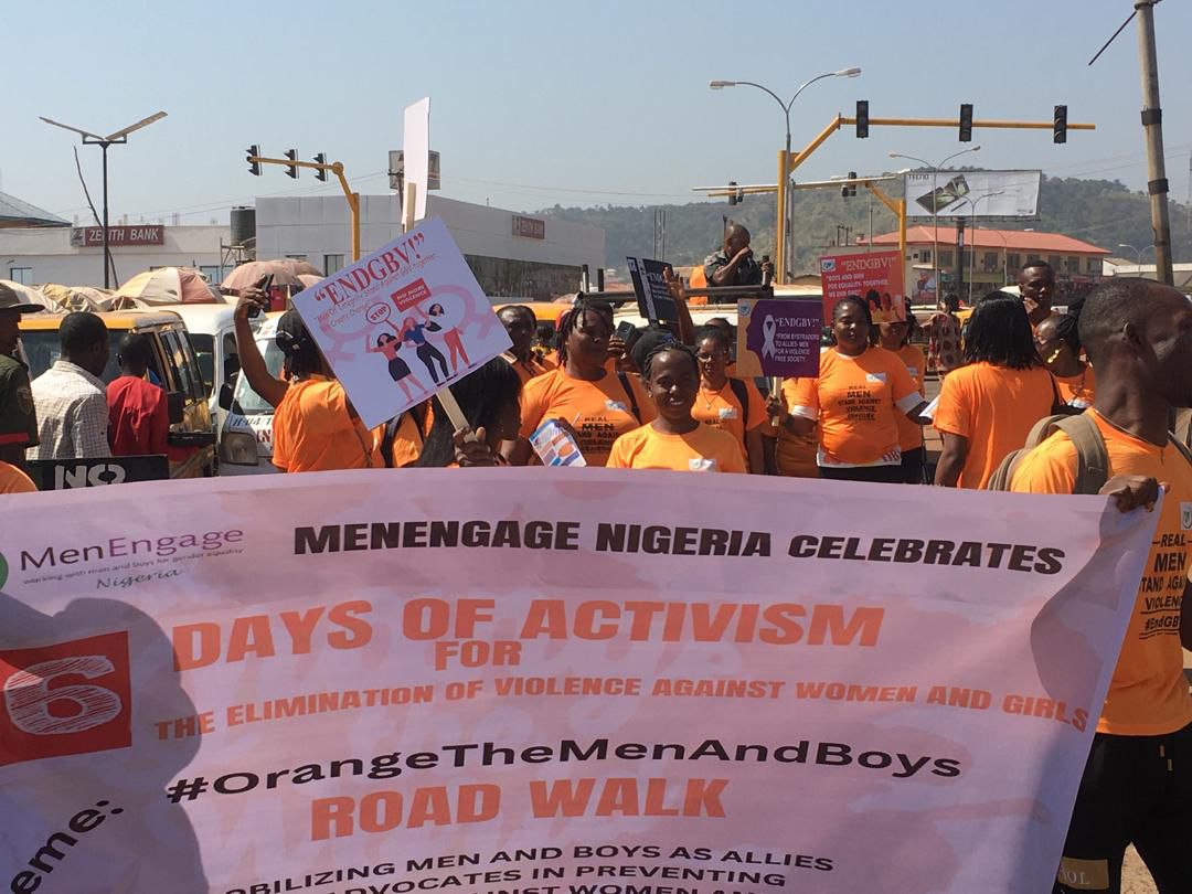 AfrYPoD's tweet photo. @AfrYPoD joined @mens4ge_network @MenNigeria @MenEngageAfrica and other civil society groups to carry out a public outreach against #GenderBasedViolence in Enugu State. https://t.co/Yjlkz3xuTG