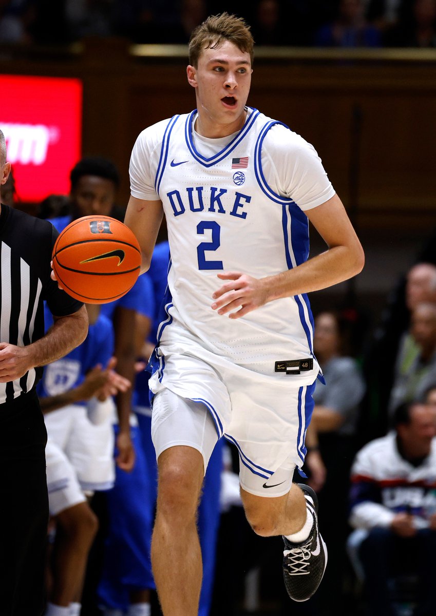 BleacherReport's tweet photo. DUKE UPSETS NO. 2 AUBURN, 84-78 😈

Cooper Flagg: 22 PTS, 11 REB, 2 BLK https://t.co/ksSqND8WkD